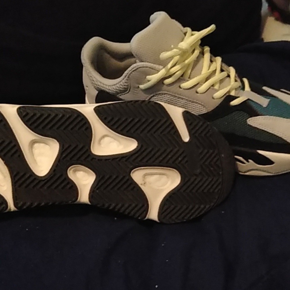 Yeezy 700